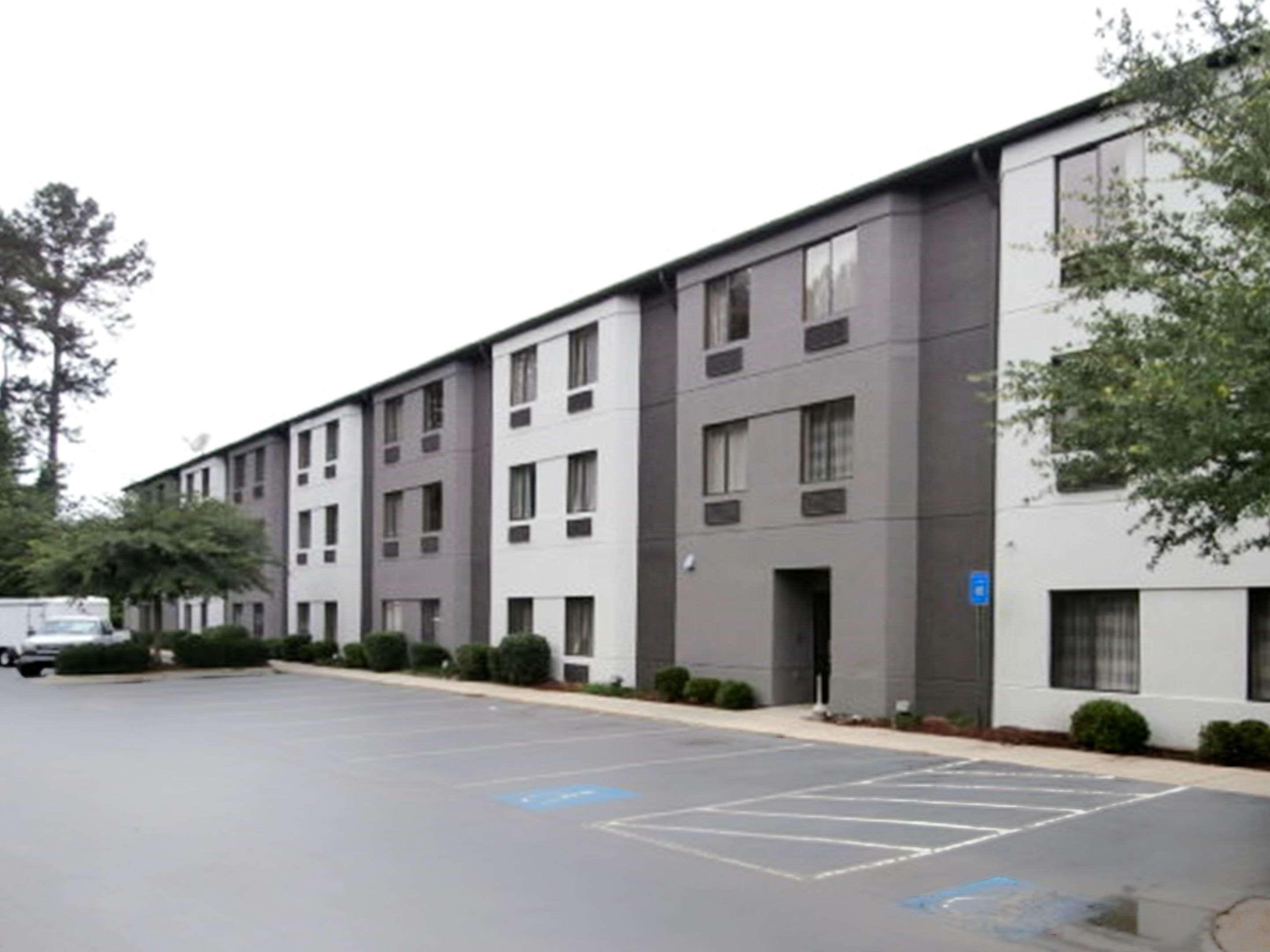Spark By Hilton Augusta Bagian luar foto