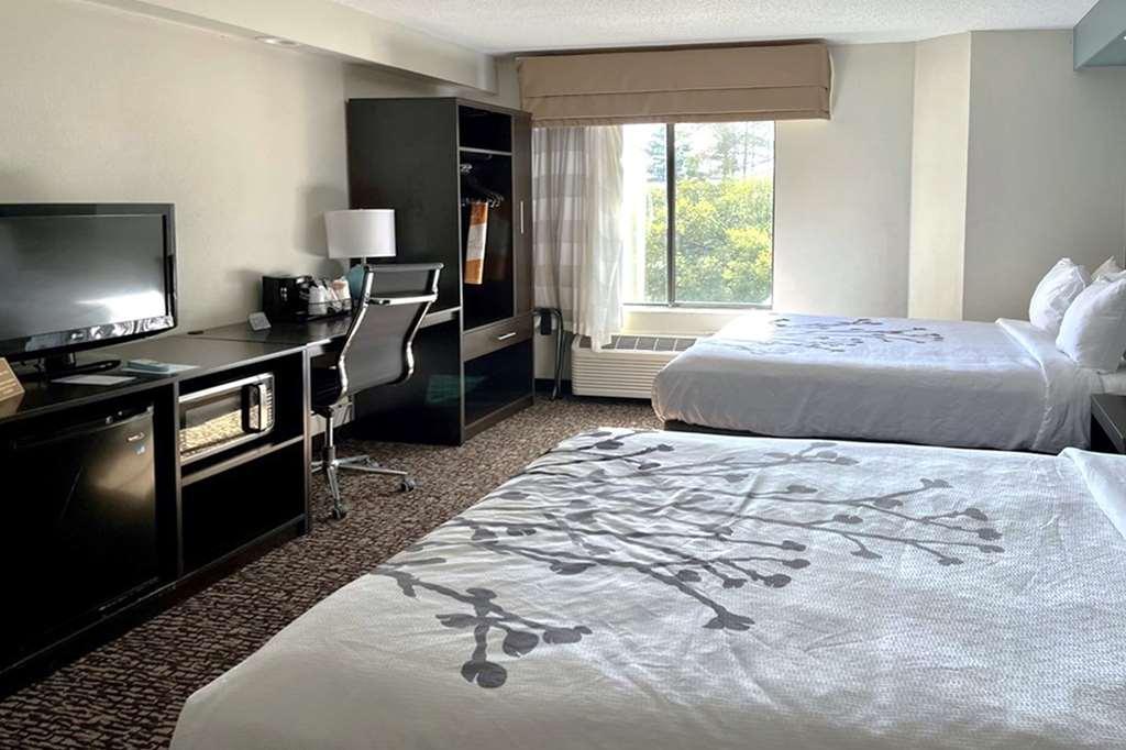 Spark By Hilton Augusta Ruang foto