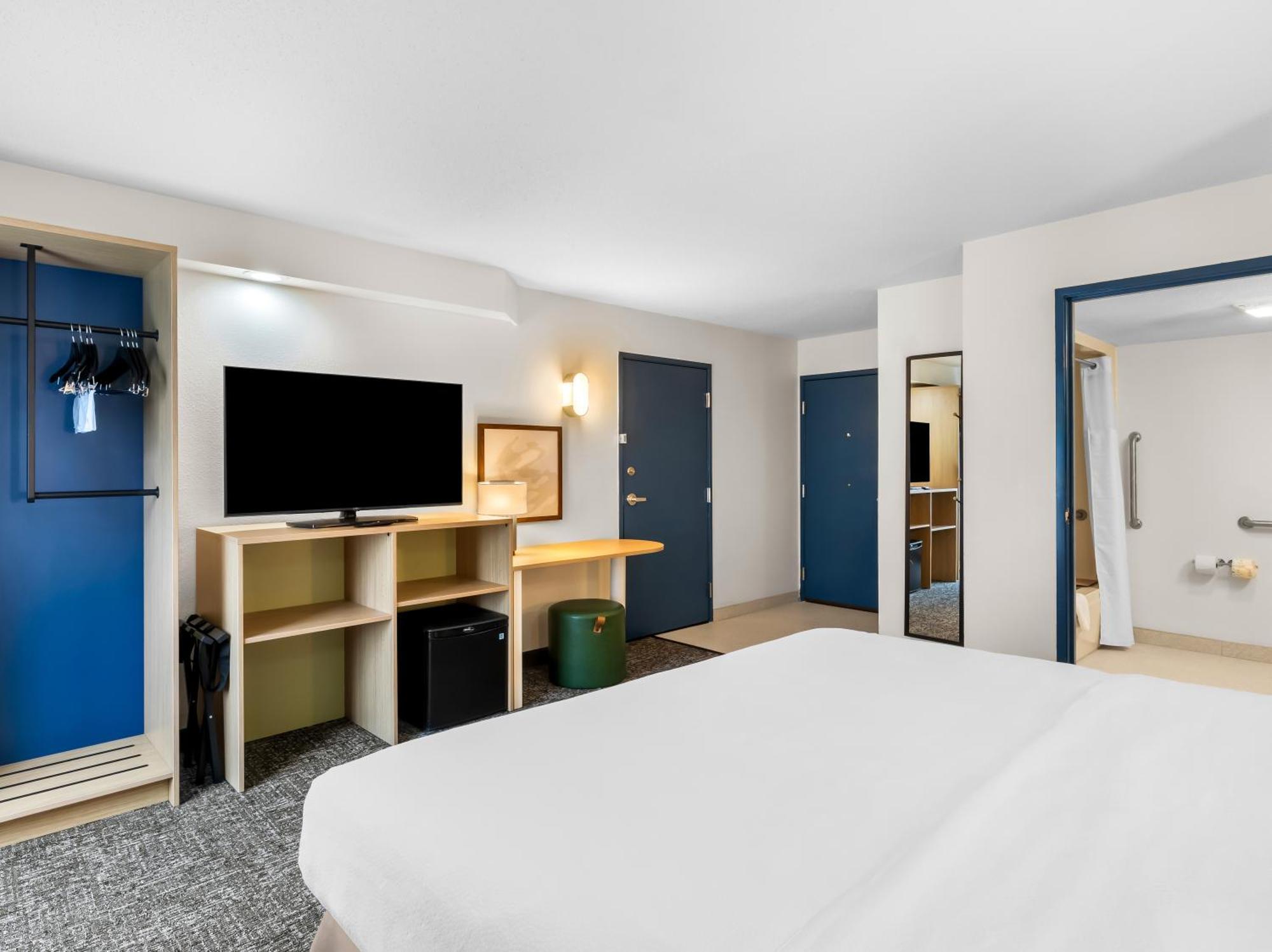 Spark By Hilton Augusta Bagian luar foto