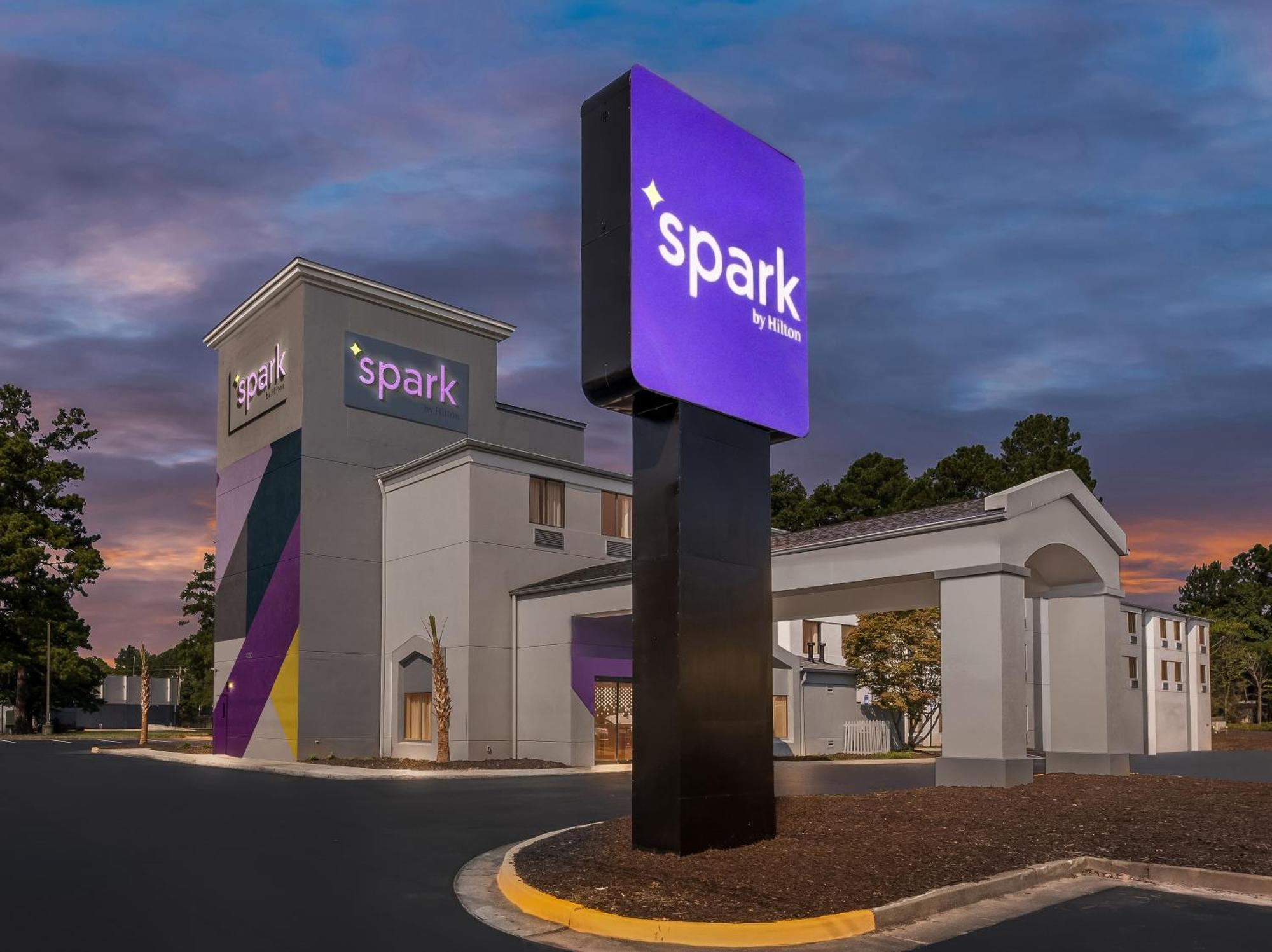 Spark By Hilton Augusta Bagian luar foto